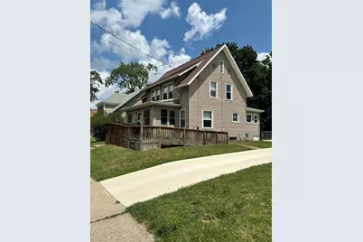1021 Carl Breeding Way, Jackson, MI 49203 - Photo 2