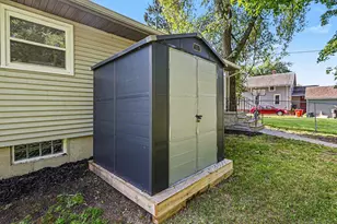 1166 Hurd Ave, Benton Harbor, MI 49022 - Photo 22
