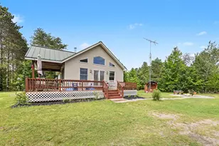 253 S Pine Tree Ln, Beulah, MI 49617 - Photo 4
