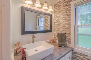 98 S 29th Street S, Battle Creek, MI 49015 - Photo 10