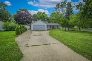 98 S 29th Street S, Battle Creek, MI 49015 - Photo 2