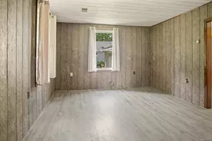 189 E Cross St, Clarksville, MI 48815 - Photo 4