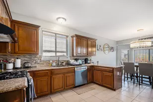 47376 Hidden Meadows Dr, Macomb, MI 48044 - Photo 10