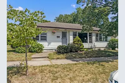 2320 Diamond Avenue NE, Grand Rapids, MI 49505 - Photo 1