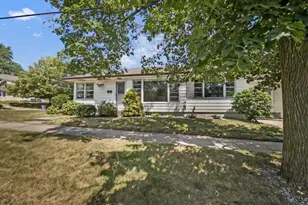2320 Diamond Ave NE, Grand Rapids, MI 49505 - Photo 2