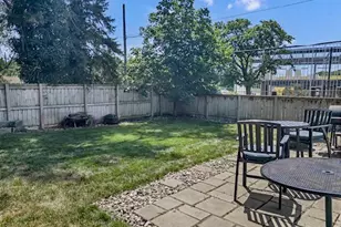 2320 Diamond Ave NE, Grand Rapids, MI 49505 - Photo 20