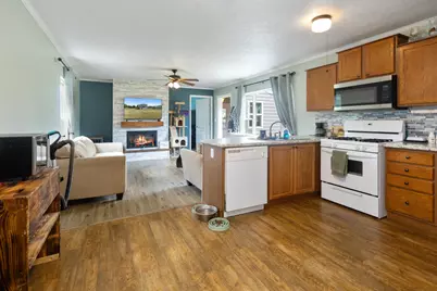 20089 W Lake Montcalm Road, Howard City, MI 49329 - Photo 16