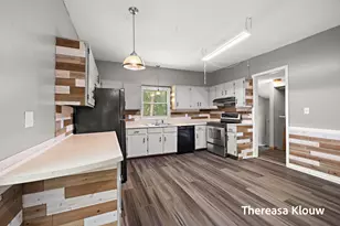 6309 Henry St, Muskegon, MI 49441 - Photo 10