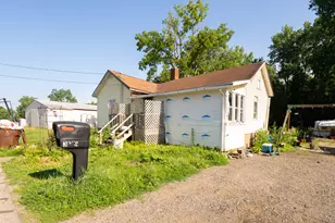 329 Webber St, Ionia, MI 48846 - Photo 2