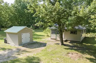 46860 Sycamore Dr, Bangor, MI 49013 - Photo 16