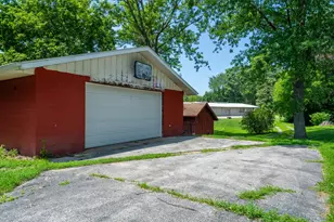 135 W St Joseph St, Coloma, MI 49038 - Photo 2