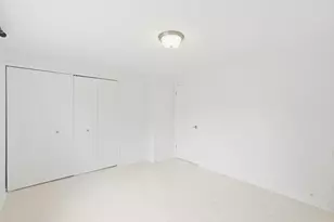 45197 Kensington St, Utica, MI 48317 - Photo 38
