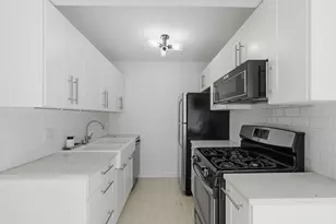 45197 Kensington St, Utica, MI 48317 - Photo 10