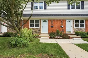 45197 Kensington St, Utica, MI 48317 - Photo 1