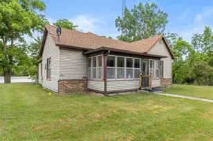 111 N Main St, Crystal, MI 48818 - Photo 2