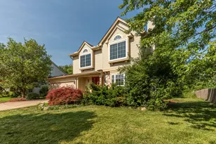 2812 Aspen Ridge Dr, Ann Arbor, MI 48103 - Photo 2