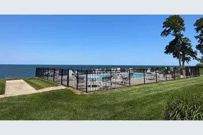 3620 Lakeshore Drive #F3, Saint Joseph, MI 49085 - Photo 4