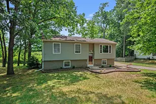 25581 Pleasant Dr, Mattawan, MI 49071 - Photo 2