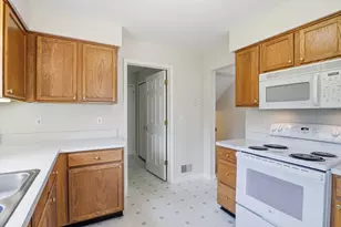 7492 Green Meadow Ln, Canton, MI 48187 - Photo 18