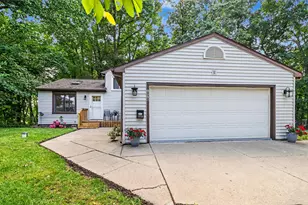1970 Country Club Way, Albion, MI 49224 - Photo 2