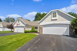 475 Timberlake Dr E, Holland, MI 49424 - Photo 2