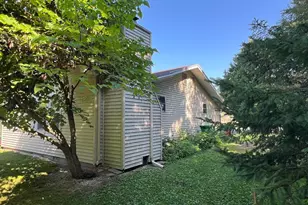 126 Johnson St, Edmore, MI 48829 - Photo 6