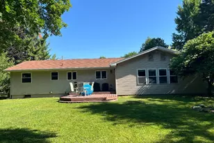 126 Johnson St, Edmore, MI 48829 - Photo 4
