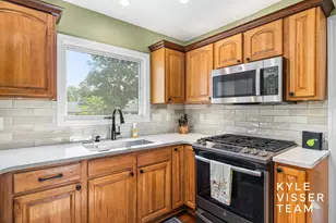 2032 Edgewood Ave SE, Grand Rapids, MI 49546 - Photo 10