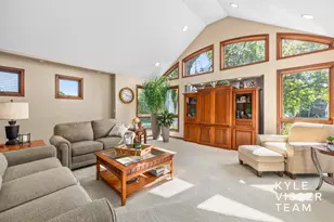 2032 Edgewood Ave SE, Grand Rapids, MI 49546 - Photo 16