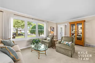 2032 Edgewood Ave SE, Grand Rapids, MI 49546 - Photo 6