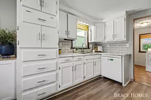 3284 N 146th Ave, Holland, MI 49424 - Photo 8