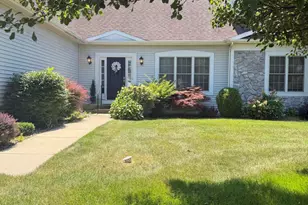 578 Wittenberg Path, Saint Joseph, MI 49085 - Photo 2