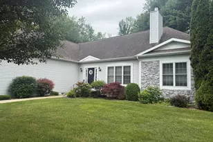 578 Wittenberg Path, Saint Joseph, MI 49085 - Photo 2