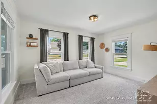 234 Knapp St NE, Grand Rapids, MI 49505 - Photo 4