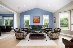 2141 Autumn Hill Dr, Ann Arbor, MI 48103 - Photo 6