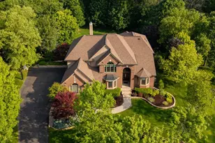 2141 Autumn Hill Dr, Ann Arbor, MI 48103 - Photo 2