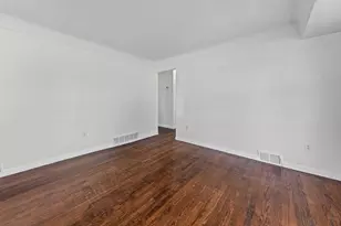 8417 Colonial St, Dearborn Heights, MI 48127 - Photo 6