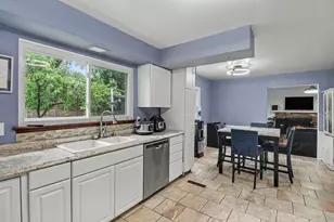 16360 E Rutherland Street E, Southfield, MI 48076 - Photo 8