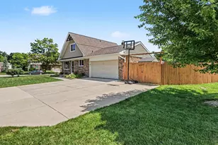 43739 Verdun Ct, Canton, MI 48188 - Photo 2