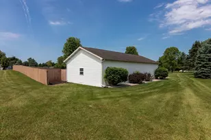 47679 Woodfield Cir, Mattawan, MI 49071 - Photo 58