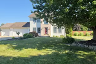 47679 Woodfield Cir, Mattawan, MI 49071 - Photo 2