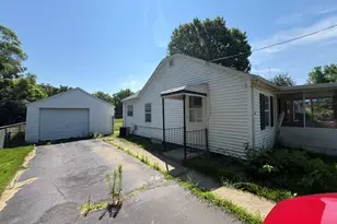 3157 Ludwig St, Burton, MI 48529 - Photo 4