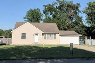 12867 Chapman St, Vicksburg, MI 49097 - Photo 1