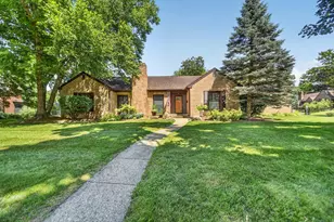 411 S Higby St, Jackson, MI 49203 - Photo 2