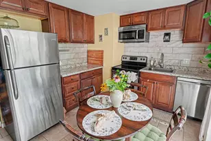 2136 Champagne Dr, Ann Arbor, MI 48108 - Photo 6