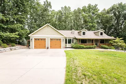 8319 Pine Island Drive NE, Comstock Park, MI 49321 - Photo 2