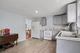 312 Elliott Ave, Grand Haven, MI 49417 - Photo 8