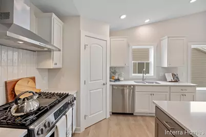980 Scioto Drive NW #4, Comstock Park, MI 49321 - Photo 4