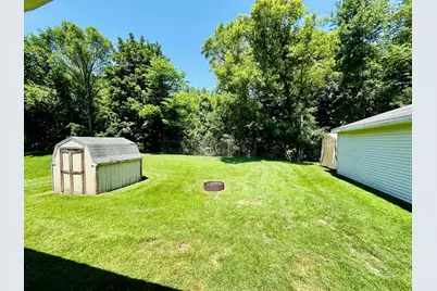 75 E Baldwin Avenue, Battle Creek, MI 49037 - Photo 10