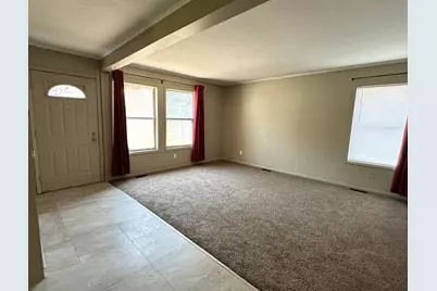 75 E Baldwin Avenue, Battle Creek, MI 49037 - Photo 4